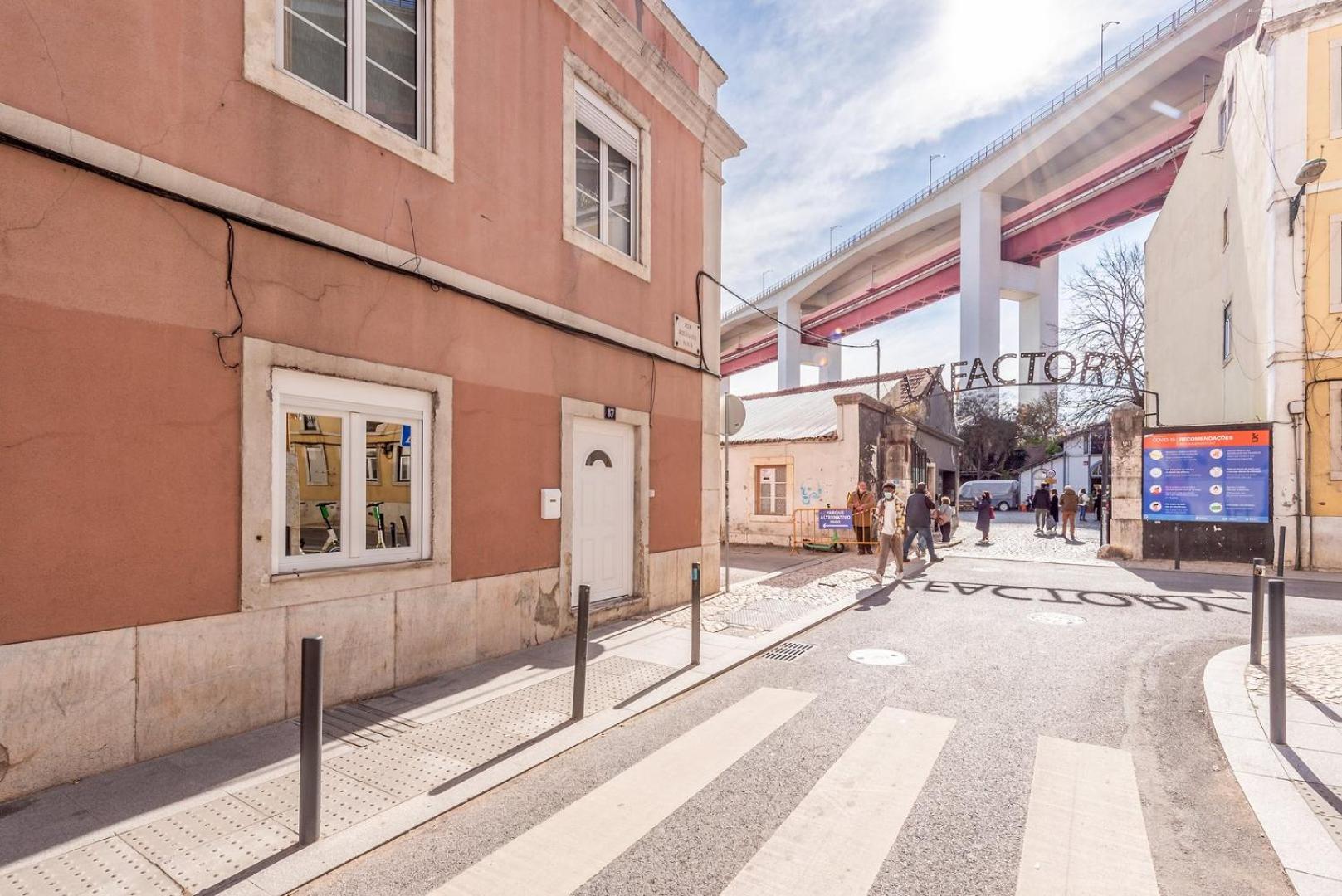 Guestready - Colourful And Modern Lxfactory Villa - Lisbon, Lisbon